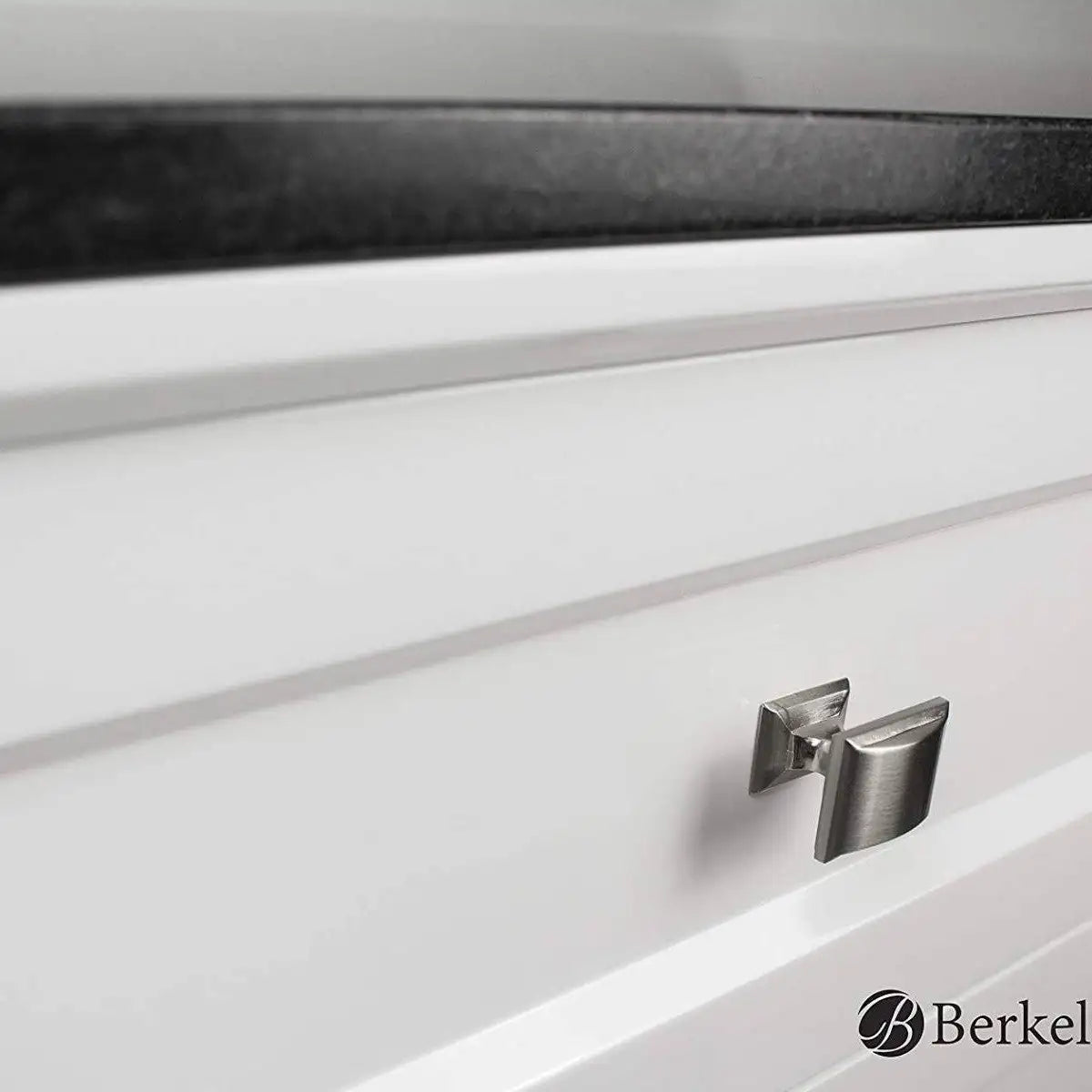 MAYBELLE Traditional Vanity Styling Station w/ Mirror (White)