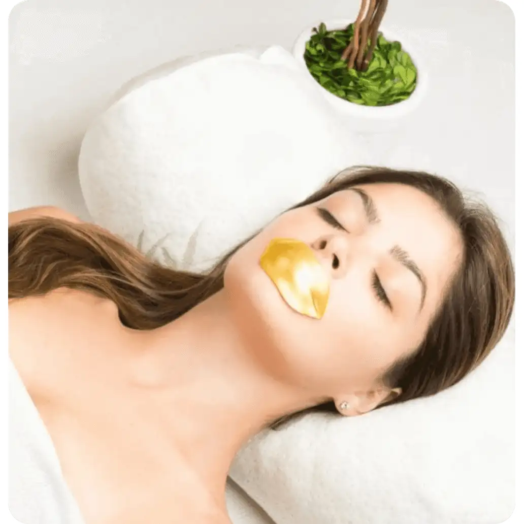 Martinni Beauty 24K Gold Lip Collagen Gel Mask, 3-pack of gold-infused gel lip masks for plumping the lip contour