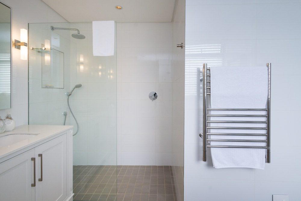 Jeeves Model E Straight towel warmer lifestyle setting