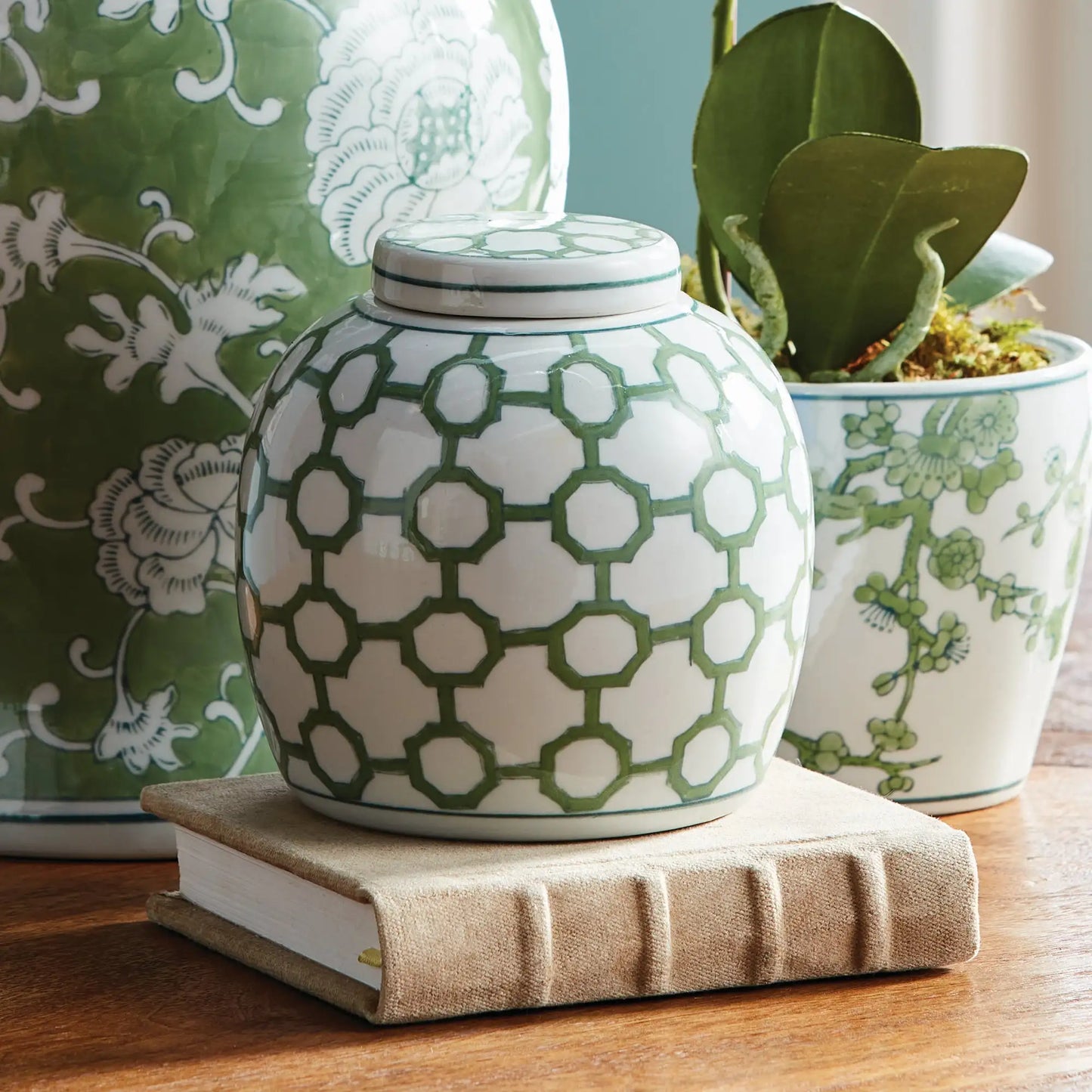 IMPERIAL LINK LIDDED JAR - view 2