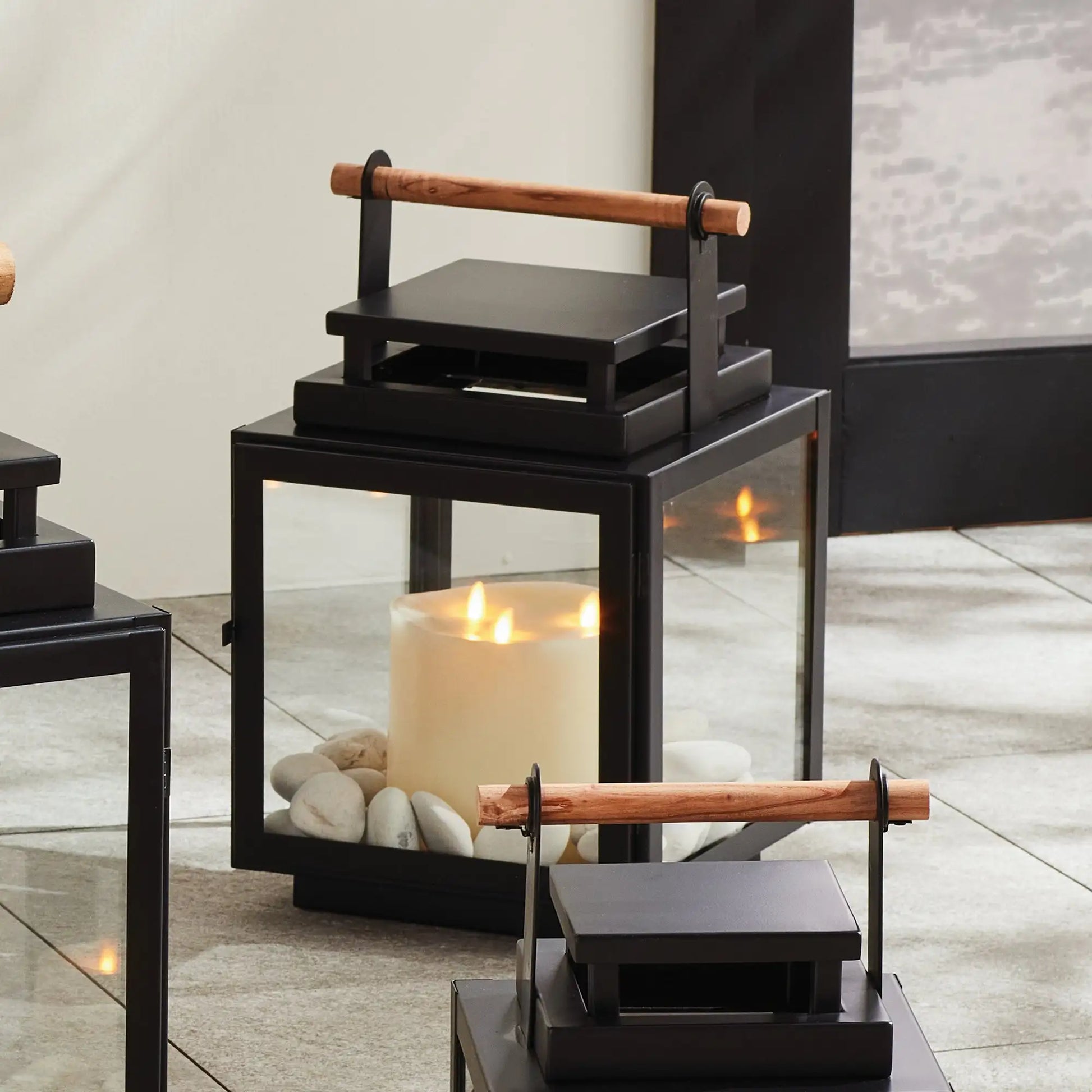 ADWIN OUTDOOR LANTERN MEDIUM - view 2