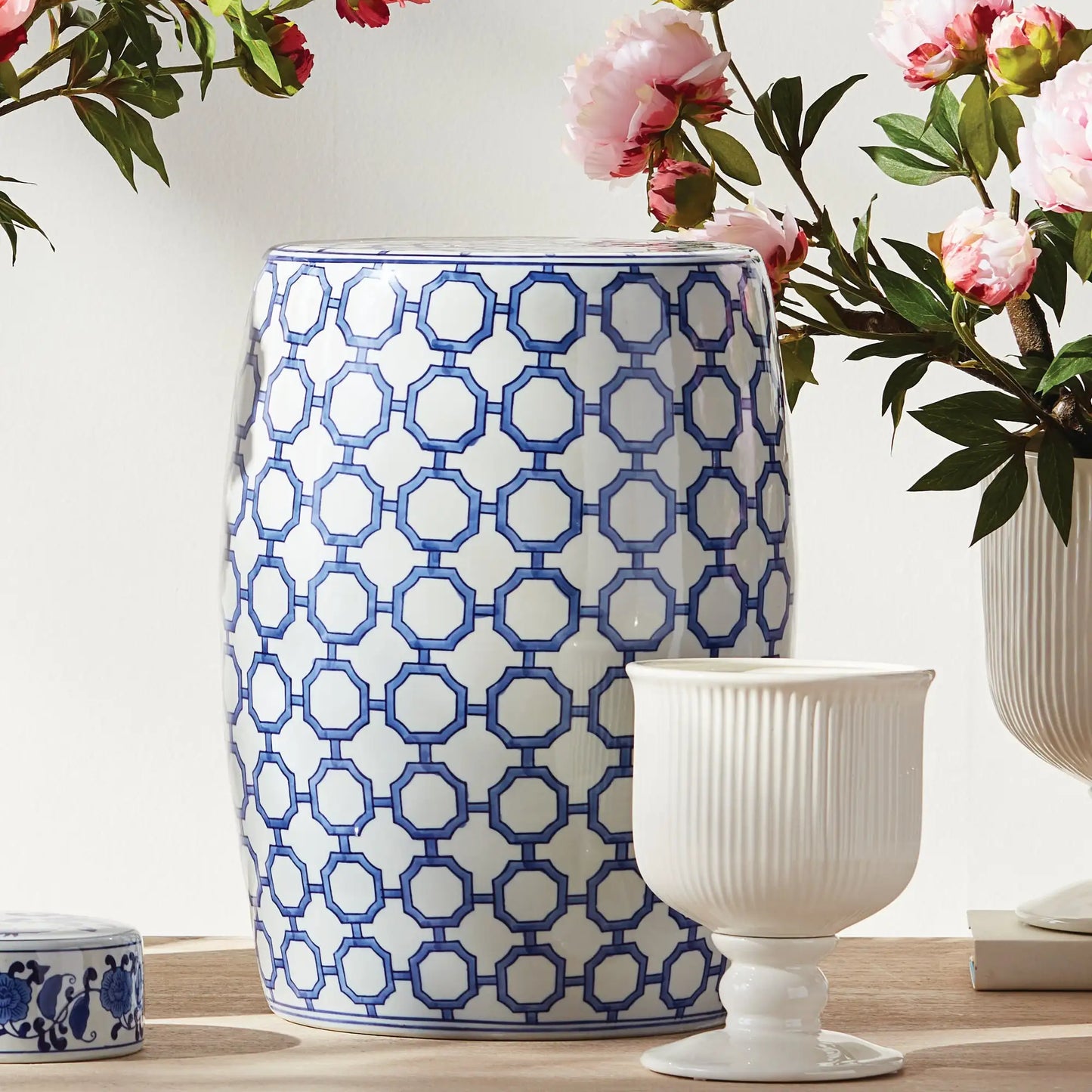 BARCLAY BUTERA DYNASTY LINK STOOL - view 2