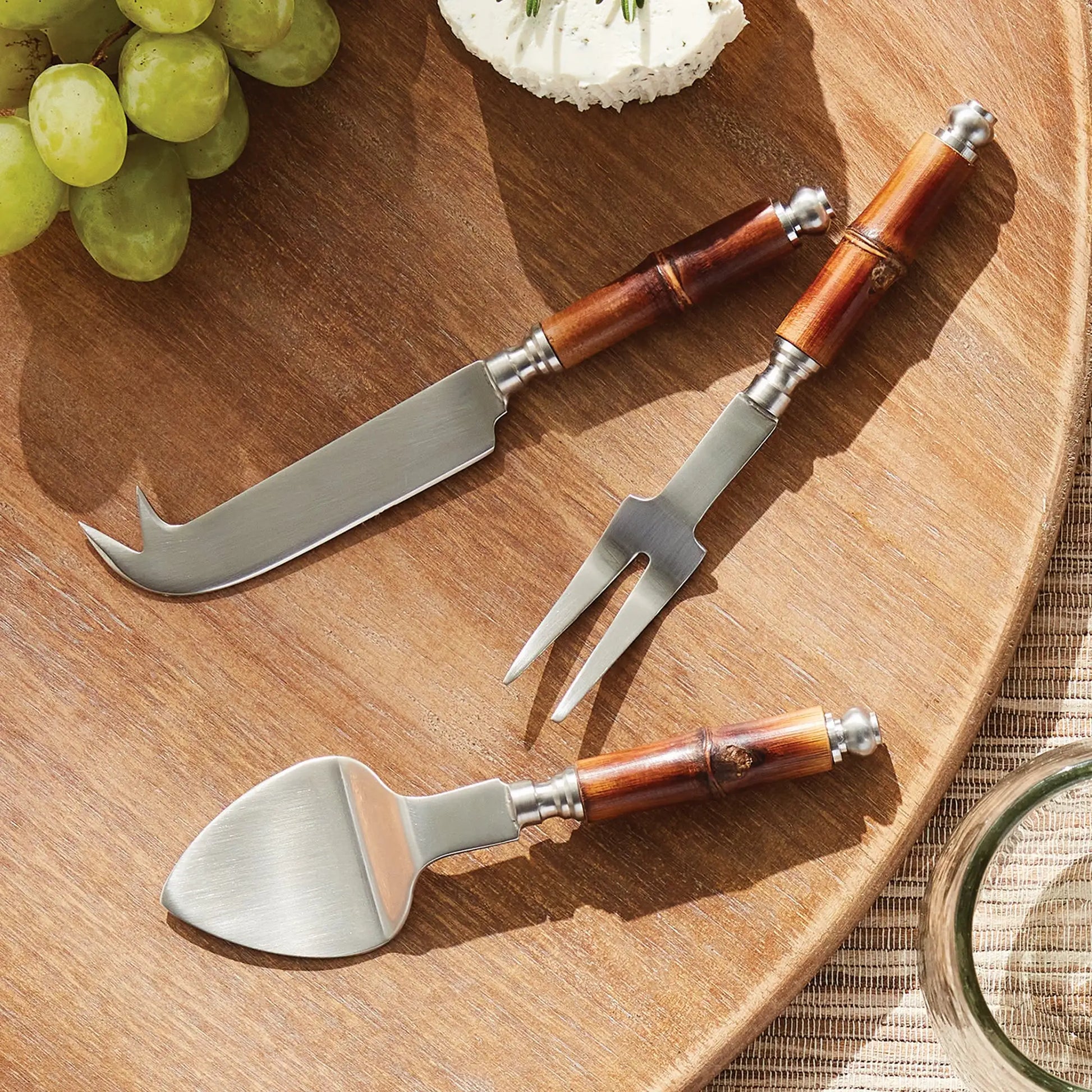 BARCLAY BUTERA KEYSTONE CHEESE KNIVES, SET OF 4 - view 2