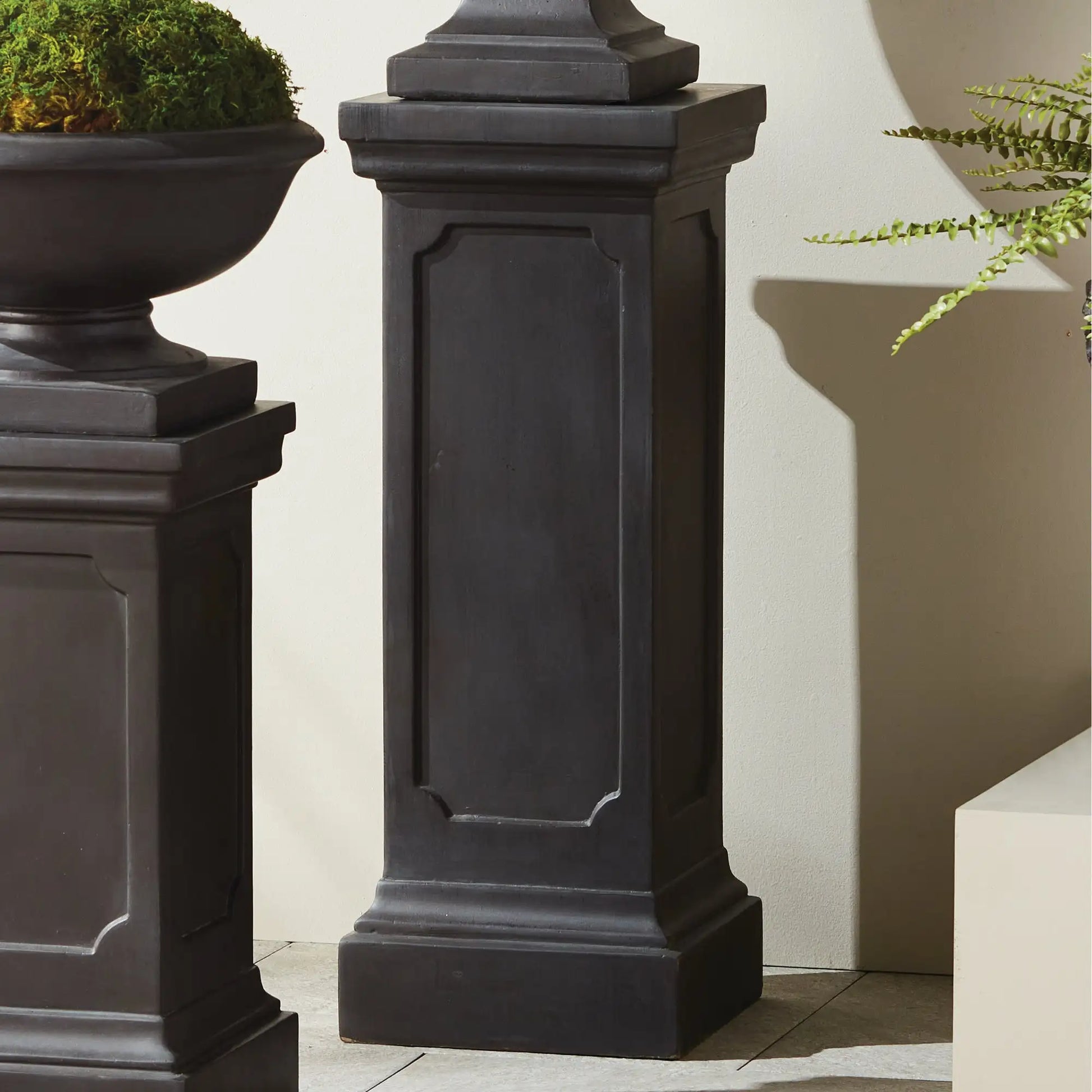FIBRECLAY CHAMBERS PEDESTAL TALL - view 2