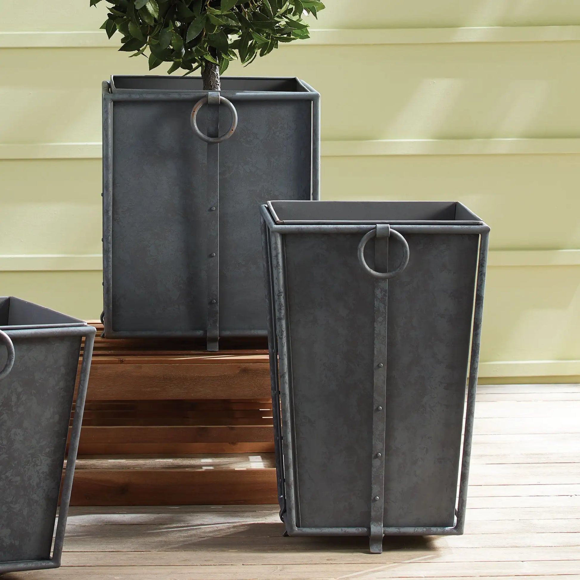 CALLAHAN TAPERED PLANTER LARGE - view 2