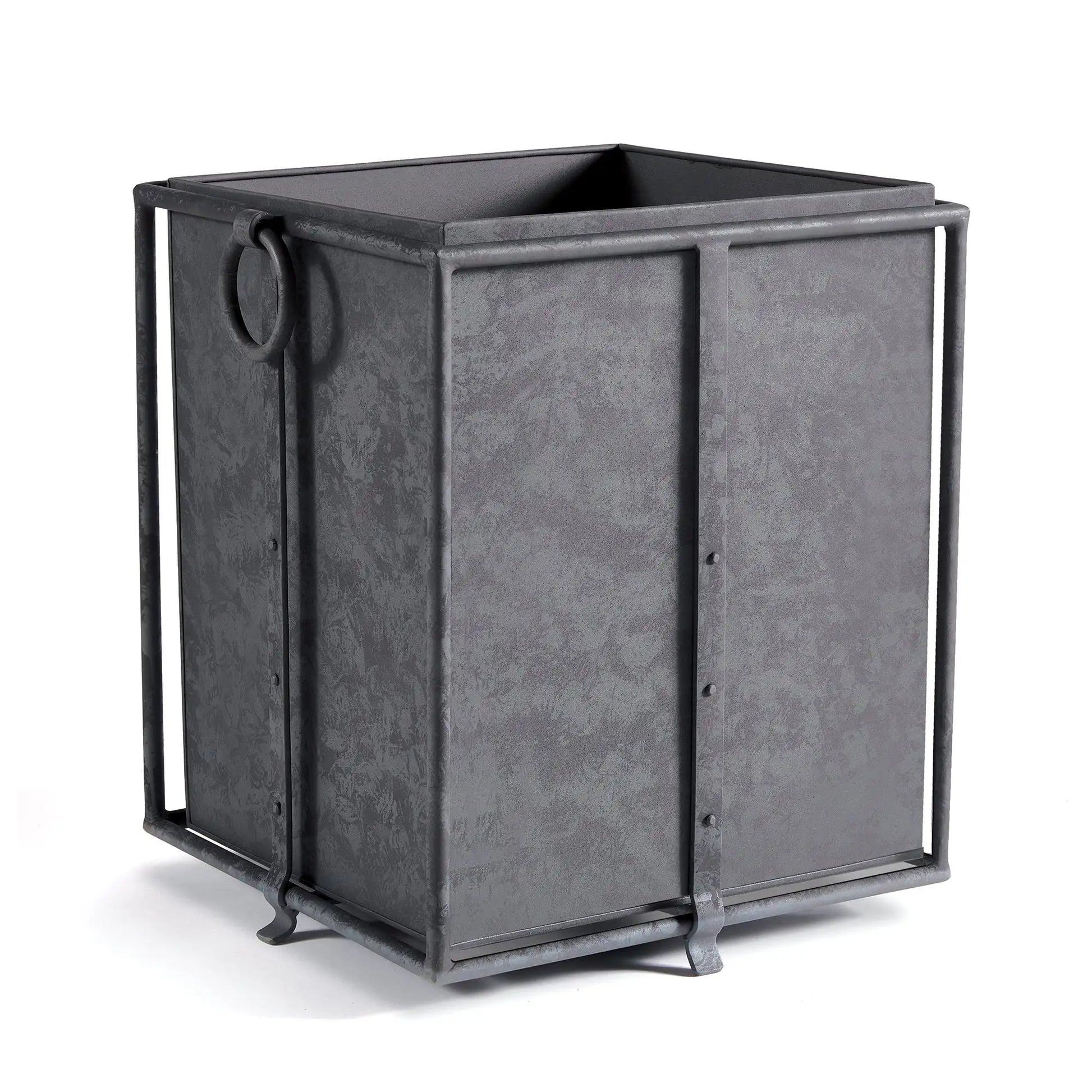 CALLAHAN SQUARE PLANTER