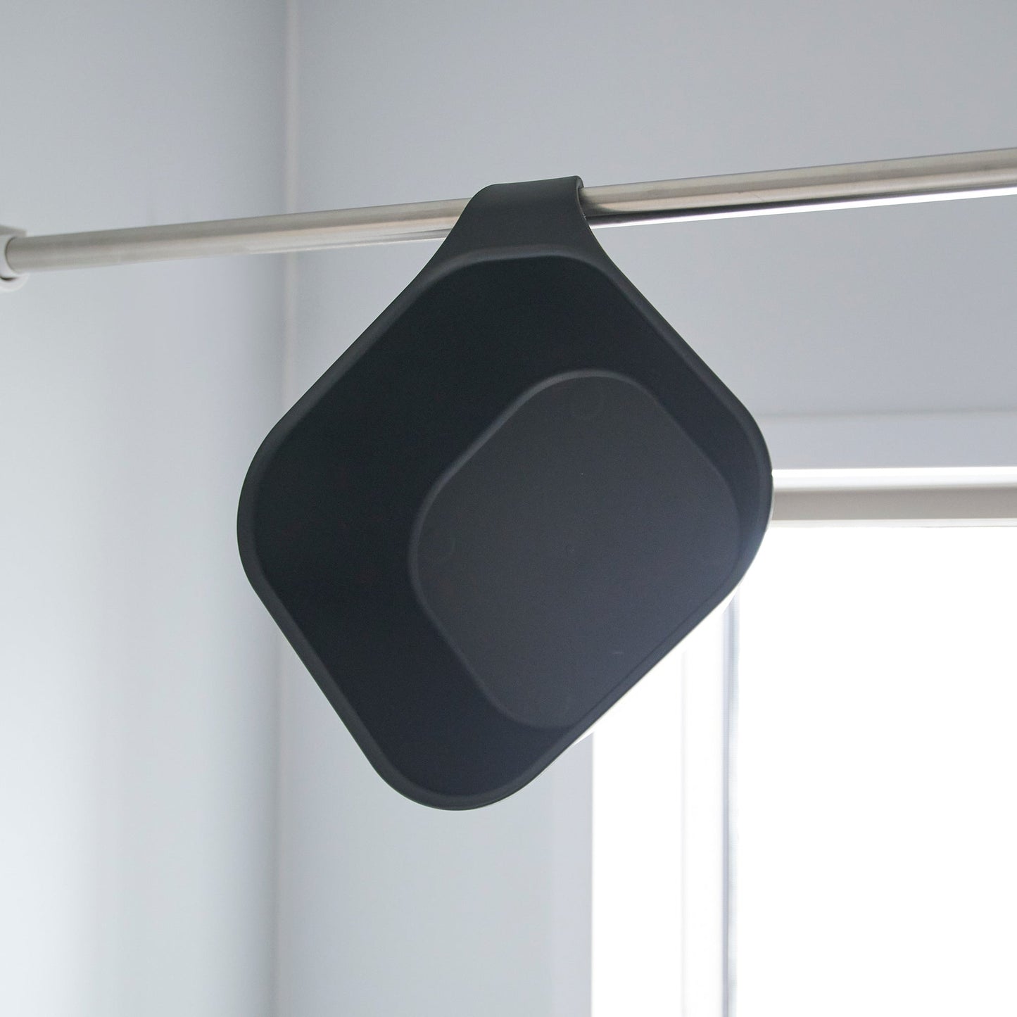 Magnetic Shower Pail With Hook â€” image 7