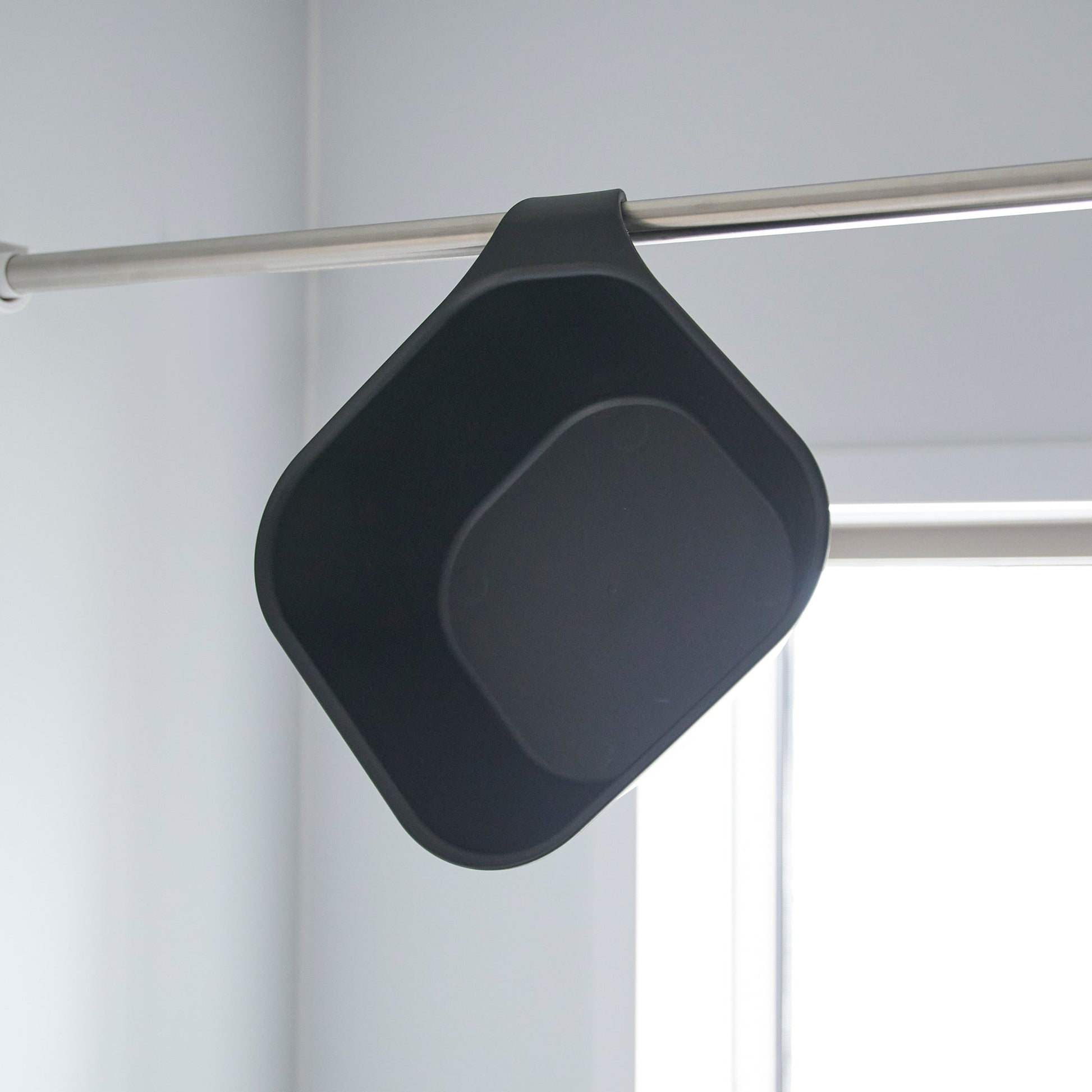 Magnetic Shower Pail With Hook â€” image 7