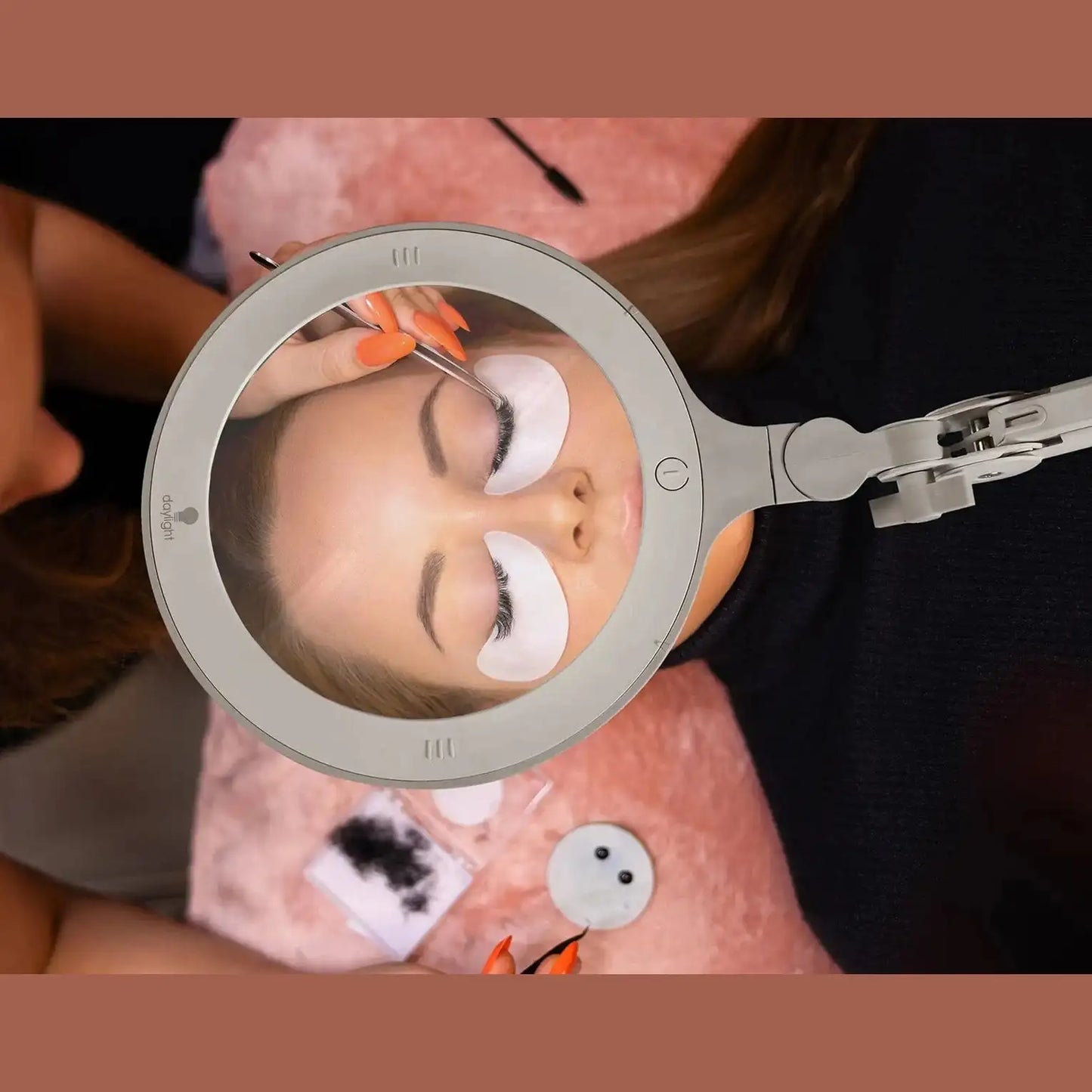 Daylight Omega 7 Magnifier