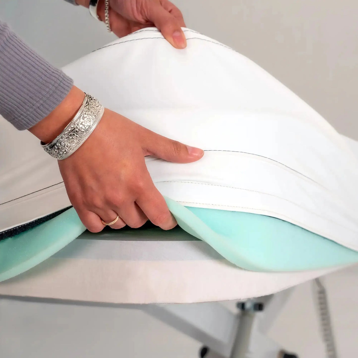 Earthlite Ellora LX™ Electric Salon Top Multi-purpose Treatment Table