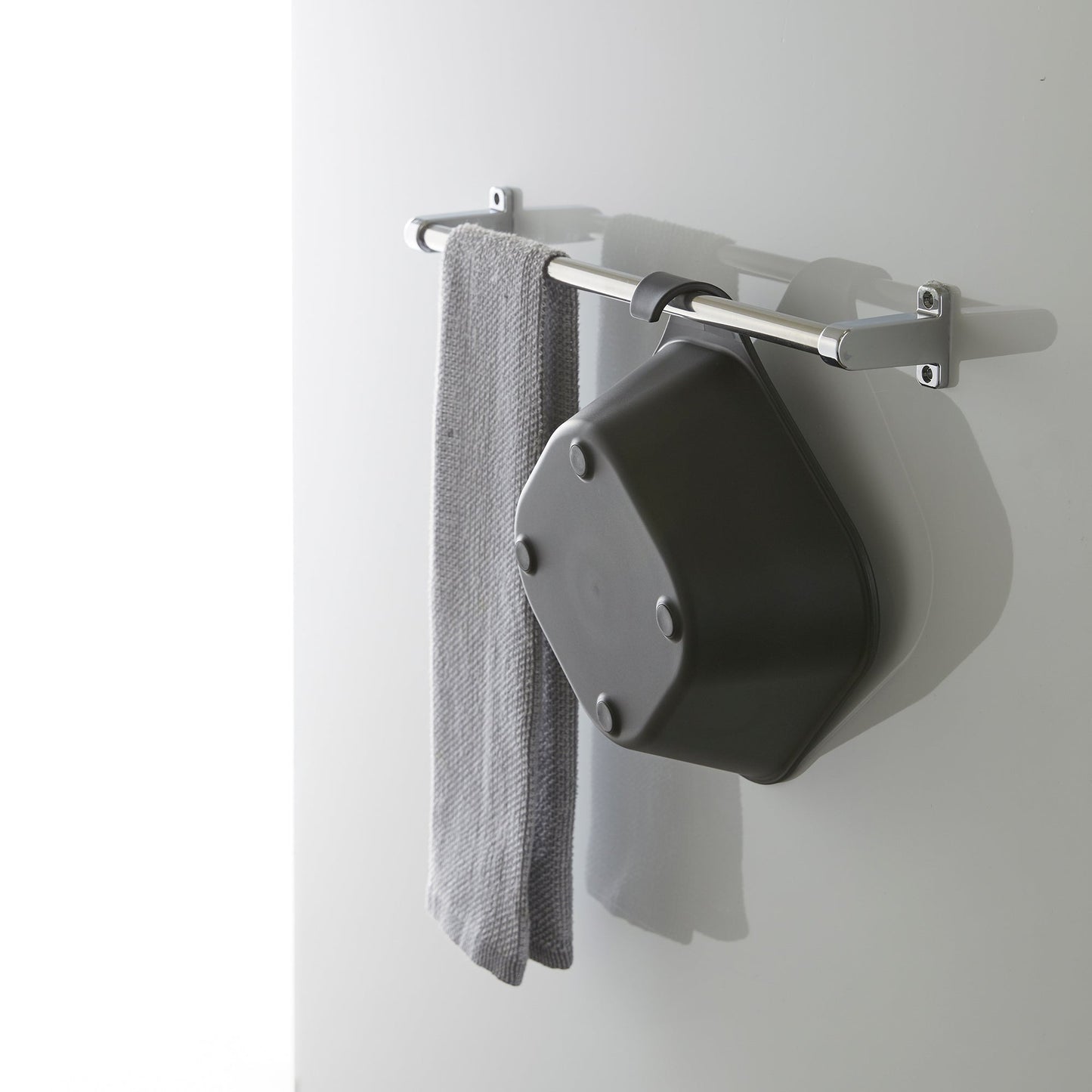 Magnetic Shower Pail With Hook â€” image 4