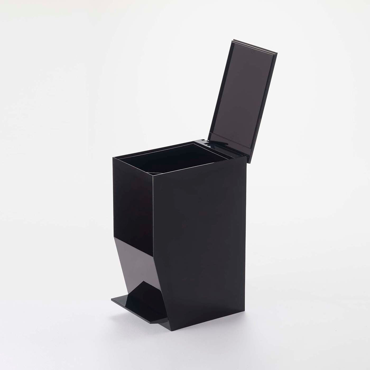 Prop photo showing Step Trash Can with various props.
