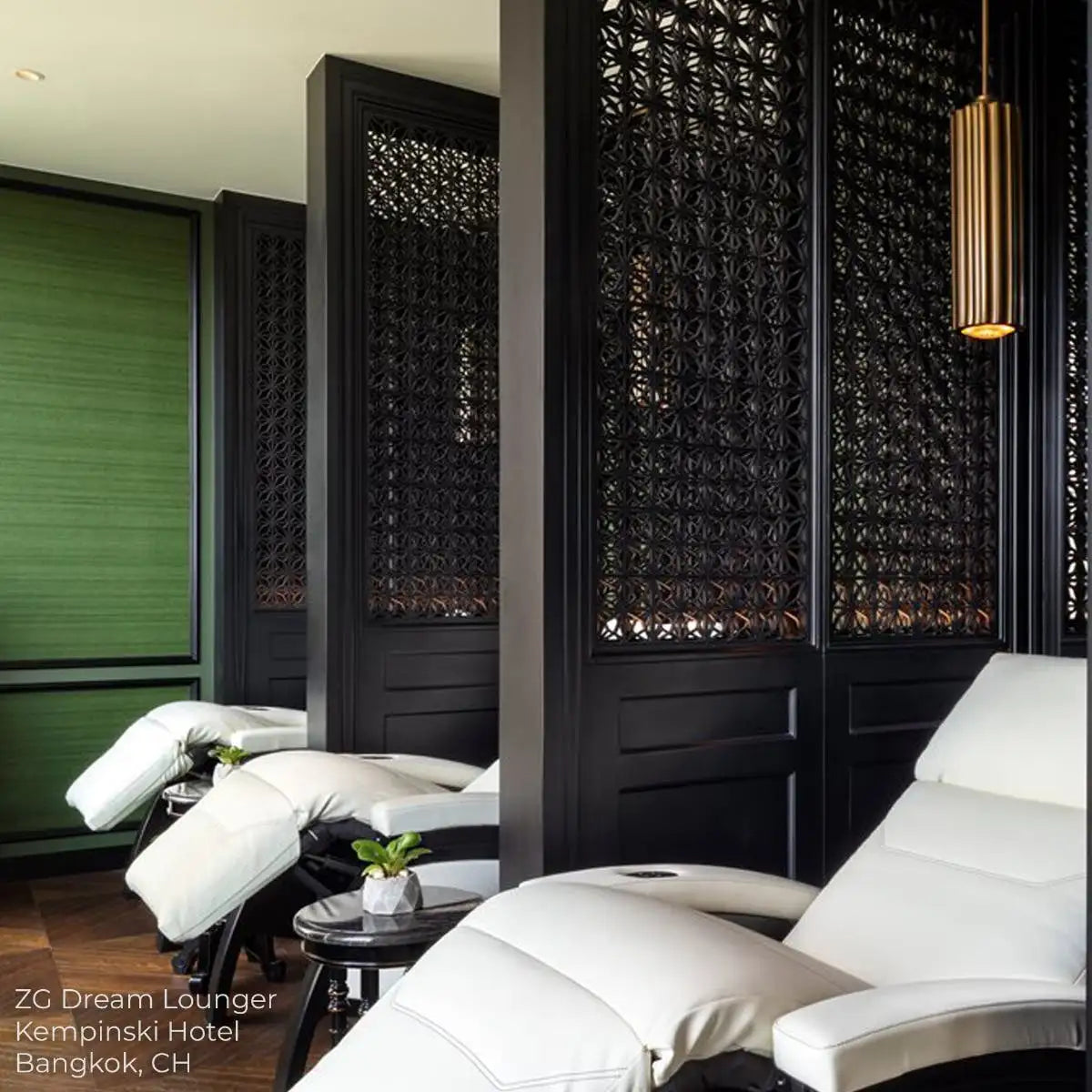 LEC ZG Dream Lounger in spa setting